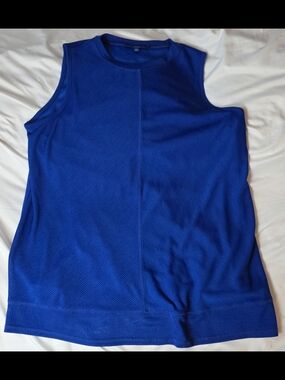 Apt. 9 Vibrant Blue Ribbed Crewneck Tank Womans Size Large